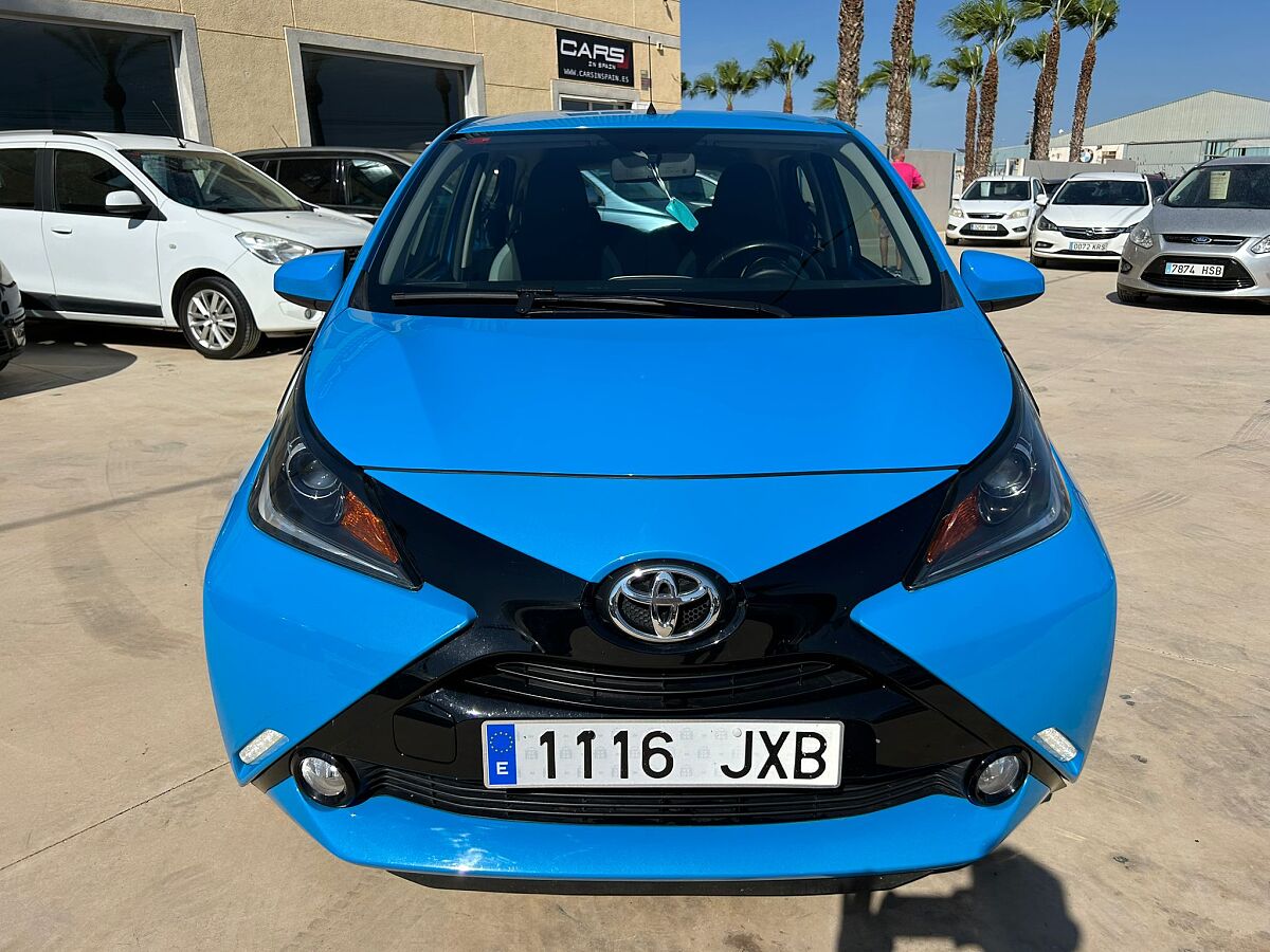 TOYOTA AYGO 1.0 XPLAY SPANISH LHD IN SPAIN 25000 MILES SUPERB 2017